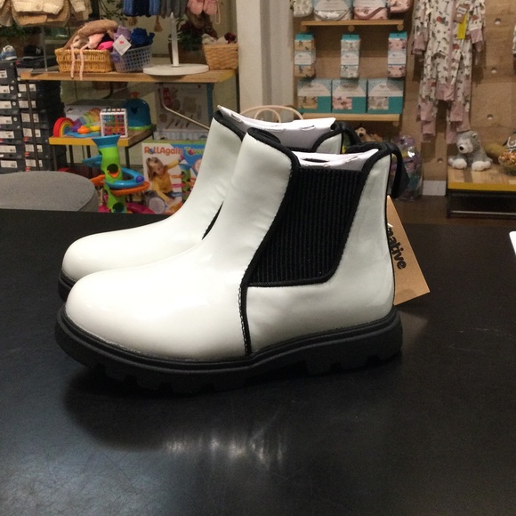 Native Kensington Boot NWT NIB - Picture 5 of 7